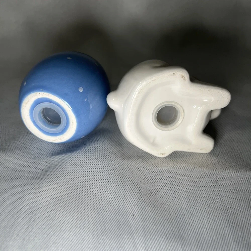 NEW Easter Bunny And Egg‎ Salt and Pepper Shaker